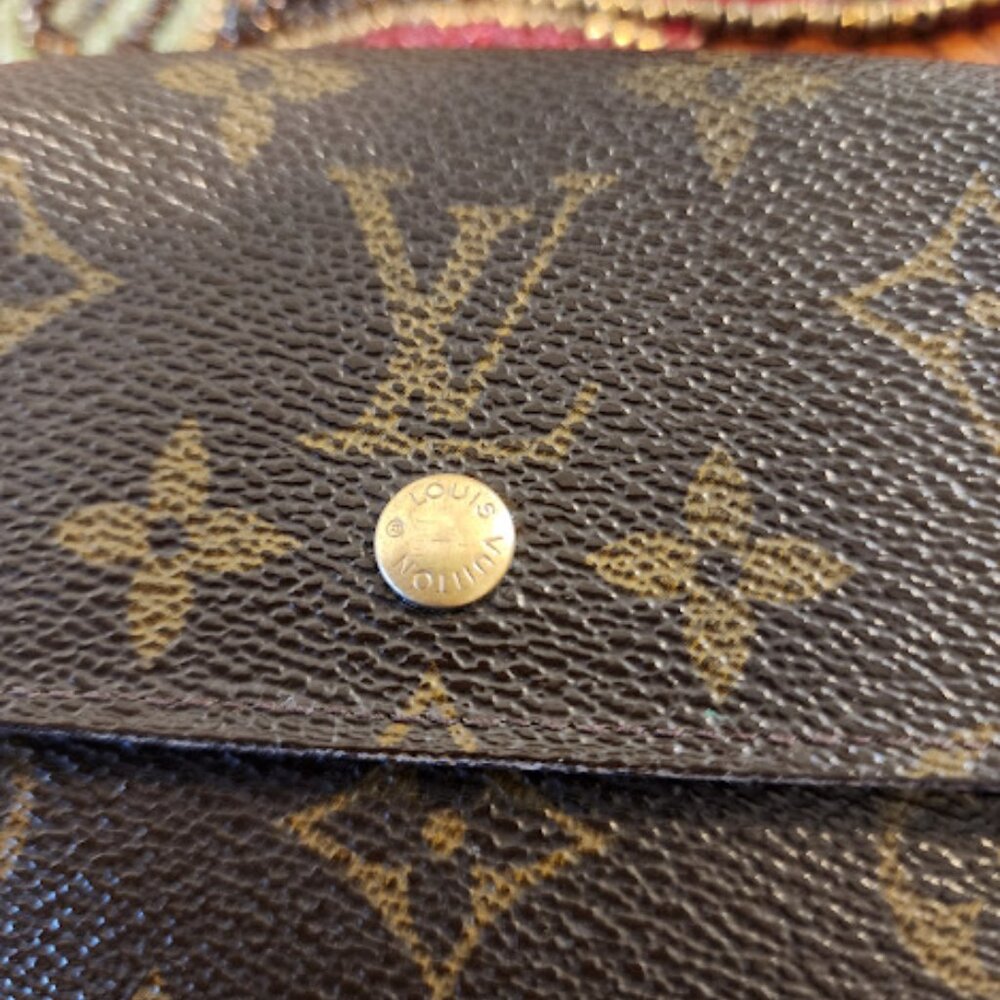 Louis Vuitton Monogram Trifold Wallet - Picture 3 of 14
